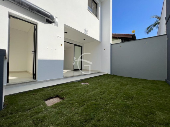 Imagem Sobrado com 3 Quartos à Venda, 169 m² em Floresta - Joinville