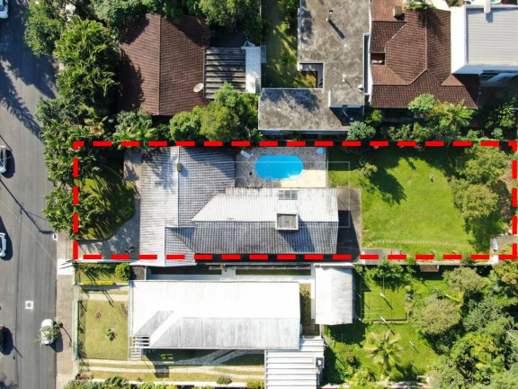 Terreno à Venda, 380 m² em América - Joinville