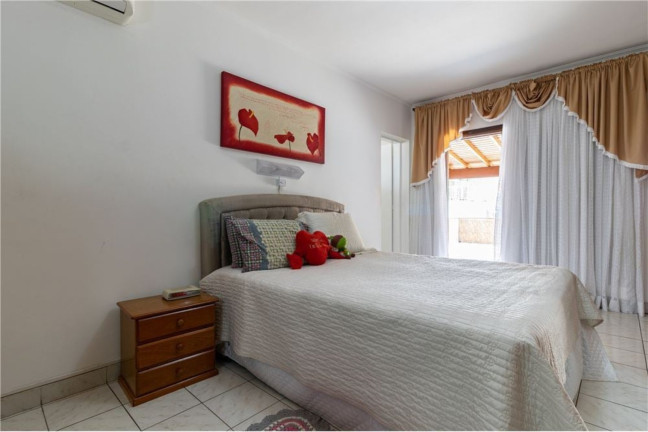 Imagem Casa com 4 Quartos à Venda,  em Jardim Guanca - São Paulo