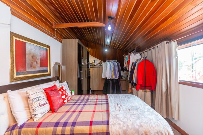 Imagem Casa com 6 Quartos à Venda, 344 m² em Santa Quitéria - Curitiba Imagem Casa com 6 Quartos à Venda, 344 m² em Santa Quitéria - Curitiba