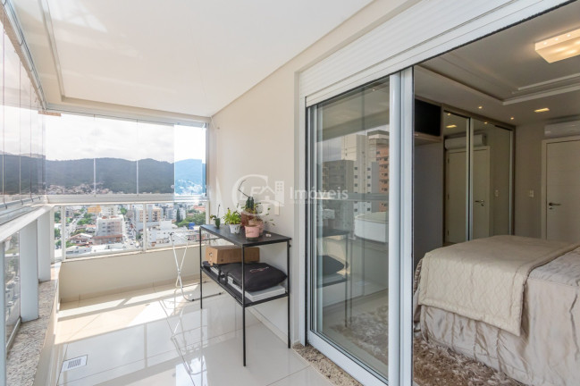 Imagem Cobertura com 4 Quartos à Venda, 215 m² em Centro - Balneário Camboriú