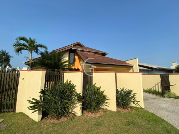 Imagem Casa com 4 Quartos à Venda, em Santo Antônio - Joinville Imagem Casa com 4 Quartos à Venda, em Santo Antônio - Joinville