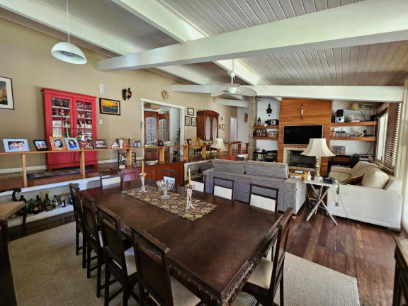 Imagem Casa com 4 Quartos à Venda, 1.296 m² em Albuquerque - Teresópolis Imagem Casa com 4 Quartos à Venda, 1.296 m² em Albuquerque - Teresópolis
