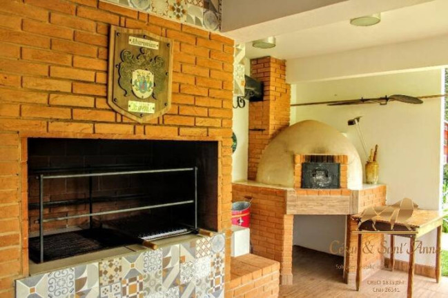 Imagem Casa com 5 Quartos para Temporada, 433 m² em Vila Capivari - Campos Do Jordão
