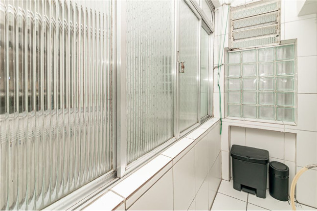 Imagem Imóvel com 2 Quartos à Venda, em Petrópolis - Porto Alegre Imagem Imóvel com 2 Quartos à Venda, em Petrópolis - Porto Alegre