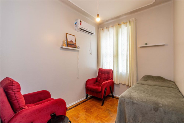Imagem Casa com 4 Quartos à Venda, 98 m² em Petrópolis - Porto Alegre