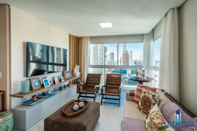 Imagem Apartamento com 3 Quartos à Venda, 126 m² em Centro - Balneário Camboriú Imagem Apartamento com 3 Quartos à Venda, 126 m² em Centro - Balneário Camboriú