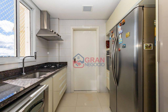 Imagem Imóvel com 2 Quartos à Venda, 179 m² em Bacacheri - Curitiba Imagem Imóvel com 2 Quartos à Venda, 179 m² em Bacacheri - Curitiba
