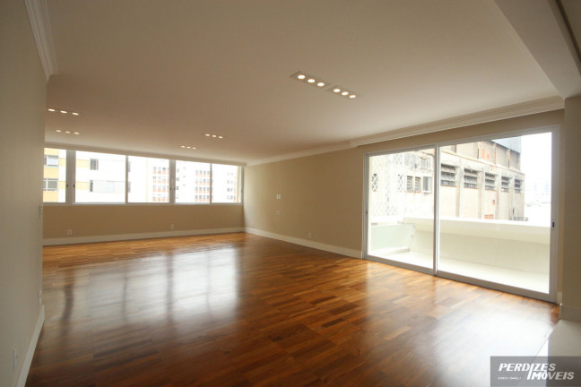 Apartamento com 3 Quartos à Venda, 210 m² em Santa Cecília - São Paulo