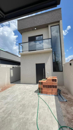 Imagem Casa com 3 Quartos à Venda, 140 m² em Villas Do Jaguari - Santana De Parnaíba Imagem Casa com 3 Quartos à Venda, 140 m² em Villas Do Jaguari - Santana De Parnaíba