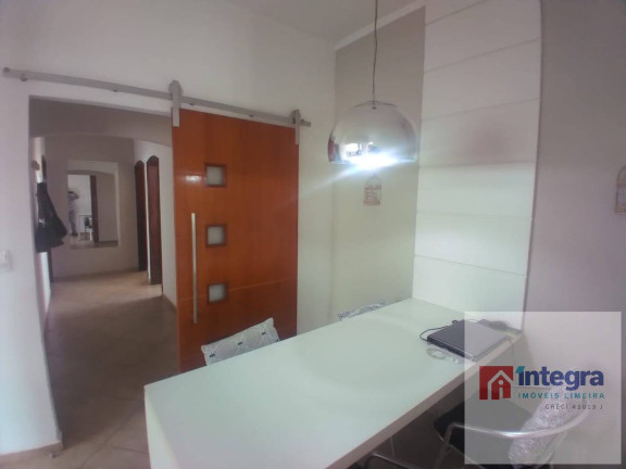 Imagem Casa com 4 Quartos à Venda, 205 m² em Vila Camargo - Limeira Imagem Casa com 4 Quartos à Venda, 205 m² em Vila Camargo - Limeira