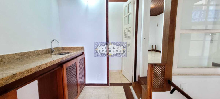 Imagem Casa com 5 Quartos à Venda, 300 m² em Jardim Botânico - Rio De Janeiro Imagem Casa com 5 Quartos à Venda, 300 m² em Jardim Botânico - Rio De Janeiro