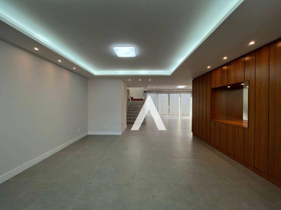 Imagem Casa com 4 Quartos à Venda, 380 m² em Comary - Teresópolis Imagem Casa com 4 Quartos à Venda, 380 m² em Comary - Teresópolis