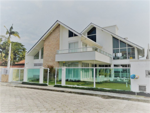 Casa com 3 Quartos à Venda, 387 m²
