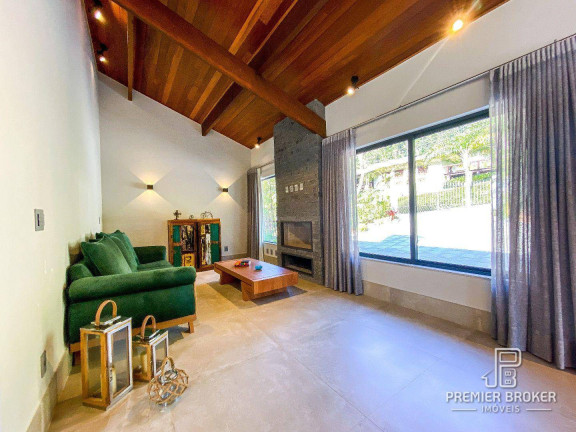 Imagem Casa com 4 Quartos à Venda, 260 m² em Comary - Teresópolis