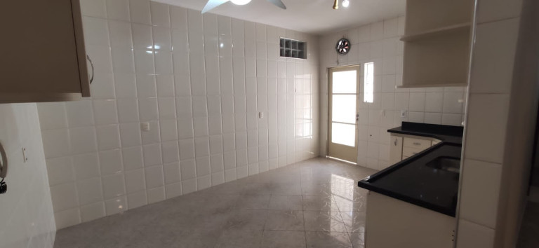 Imagem Casa com 3 Quartos à Venda, 180 m² em Jardim Satélite - São José Dos Campos