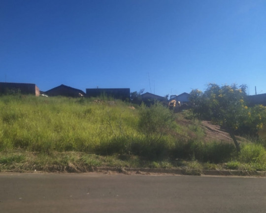 Terreno à Venda,  em Jd. Carolina - Pardinho