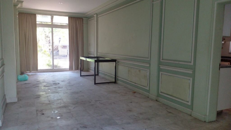 Sobrado com 5 Quartos à Venda ou Locação, 589 m² em Morumbi - São Paulo