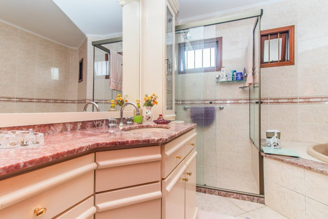 Imagem Casa com 4 Quartos à Venda, 290 m² em Petrópolis - Porto Alegre Imagem Casa com 4 Quartos à Venda, 290 m² em Petrópolis - Porto Alegre