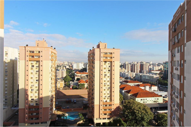 Imagem Imóvel com 1 Quarto à Venda, em Vila Ipiranga - Porto Alegre Imagem Imóvel com 1 Quarto à Venda, em Vila Ipiranga - Porto Alegre
