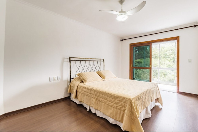 Imagem Casa com 4 Quartos à Venda, 275 m² em Jardim Itu - Porto Alegre