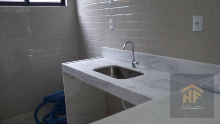 Imagem Apartamento com 3 Quartos à Venda, 67 m² em Espinheiro - Recife