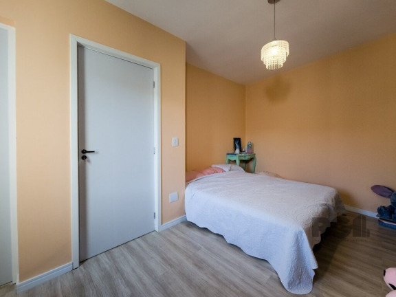 Imagem Casa com 4 Quartos à Venda, em Vila Nova - Porto Alegre Imagem Casa com 4 Quartos à Venda, em Vila Nova - Porto Alegre