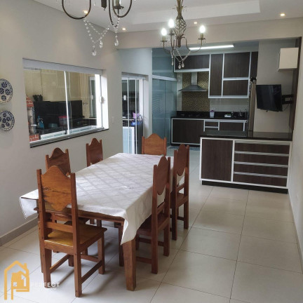 Casa com 3 Quartos para Alugar, 180 m² em Independência - Taubaté
