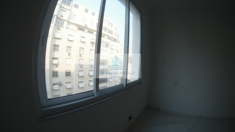 Imagem Imóvel com 3 Quartos à Venda, 125 m² em Copacabana - Rio De Janeiro Imagem Imóvel com 3 Quartos à Venda, 125 m² em Copacabana - Rio De Janeiro