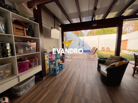 Imagem Casa com 3 Quartos à Venda, 250 m² em Jardim Imperial - Cuiabá