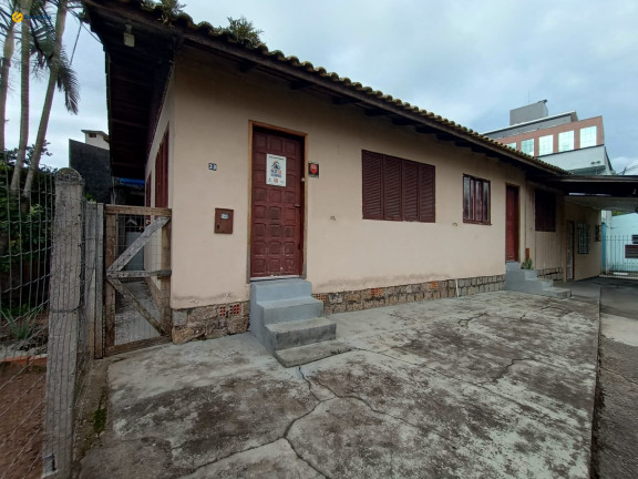 Casa com 3 Quartos à Venda, 621 m² em Trindade - Florianópolis