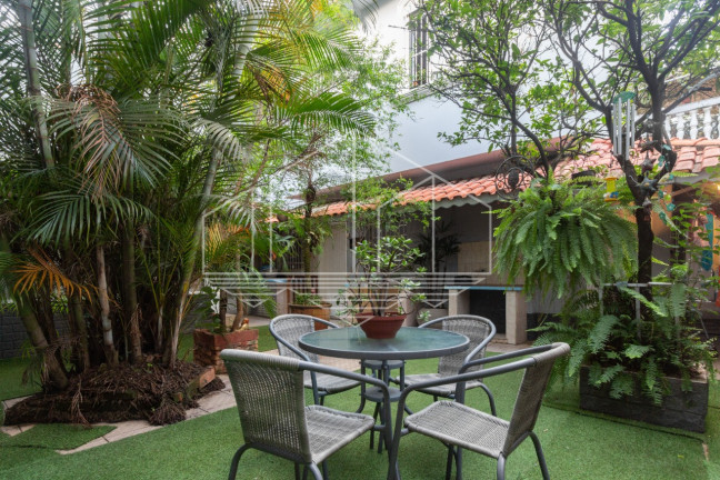 Imagem Casa com 3 Quartos à Venda, 332 m² em Jardim Europa - São Paulo Imagem Casa com 3 Quartos à Venda, 332 m² em Jardim Europa - São Paulo