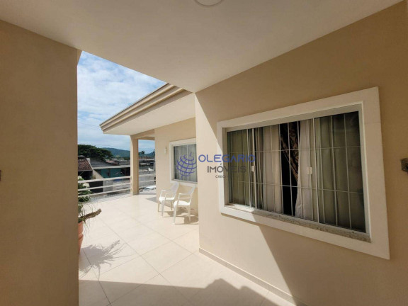 Imagem Sobrado com 4 Quartos à Venda, 233 m² em Armação - Penha
