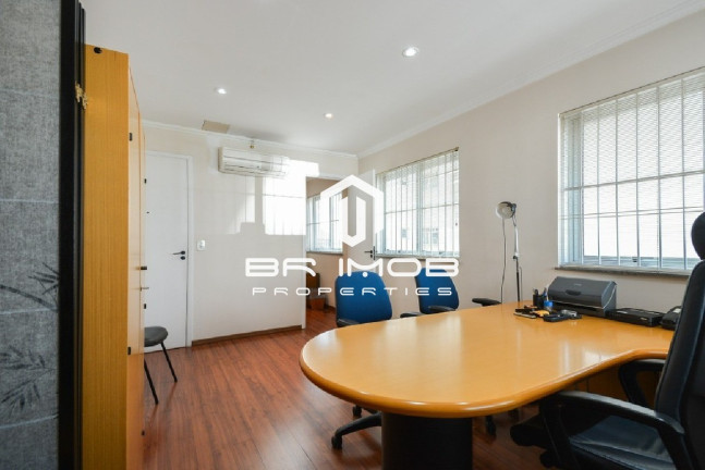 Sala Comercial à Venda, 31 m² em Cerqueira César - São Paulo