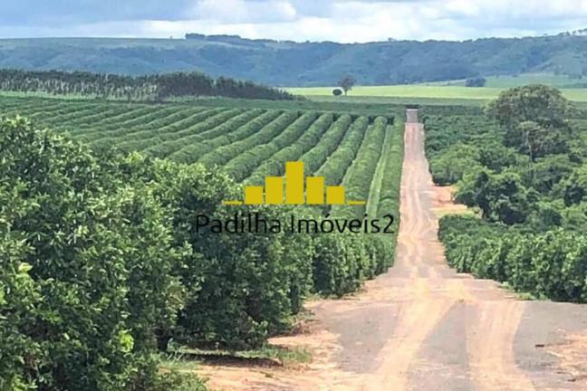 Chácara à Venda, 350 m² em Marília