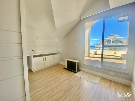 Imagem Cobertura com 3 Quartos à Venda, 135 m² em Coqueiros - Florianópolis