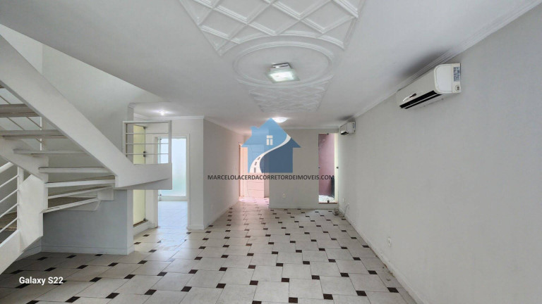 Imagem Casa com 3 Quartos para Alugar, em Flores - Manaus Imagem Casa com 3 Quartos para Alugar, em Flores - Manaus