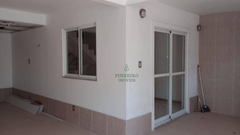 Casa com 3 Quartos à Venda, 130 m² em Camarão - São Gonçalo