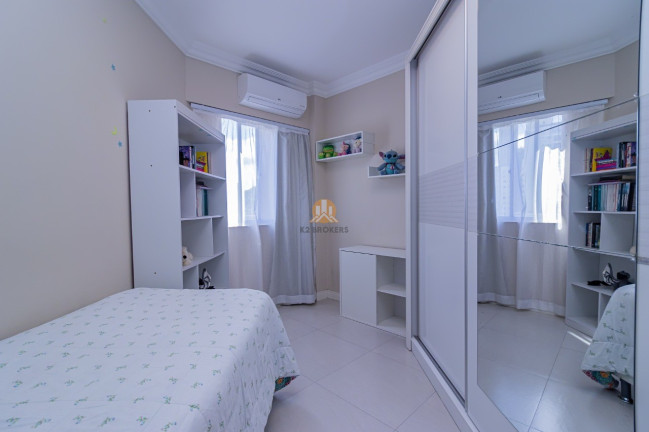 Imagem Imóvel com 4 Quartos à Venda, 112 m² em Centro - Balneário Camboriú Imagem Imóvel com 4 Quartos à Venda, 112 m² em Centro - Balneário Camboriú