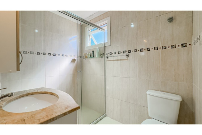 Imagem Imóvel com 3 Quartos à Venda,  em Petrópolis - Porto Alegre