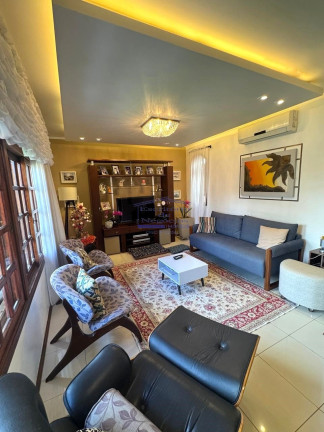 Imagem Casa com 3 Quartos à Venda, 244 m² em Cavalhada - Porto Alegre Imagem Casa com 3 Quartos à Venda, 244 m² em Cavalhada - Porto Alegre