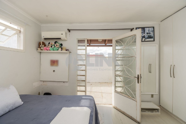 Imagem Casa com 4 Quartos à Venda, 240 m² em Jardim Itu - Porto Alegre Imagem Casa com 4 Quartos à Venda, 240 m² em Jardim Itu - Porto Alegre