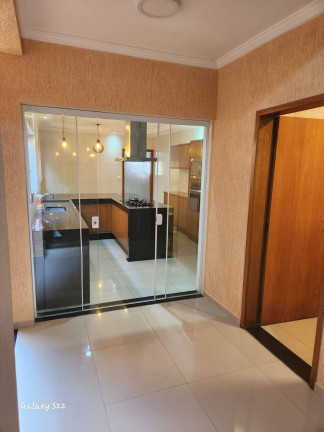 Imagem Casa com 3 Quartos à Venda, 140 m² em Residencial Estoril - Taubaté Imagem Casa com 3 Quartos à Venda, 140 m² em Residencial Estoril - Taubaté