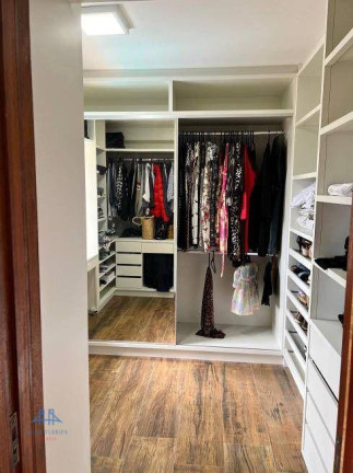 Imagem Casa com 4 Quartos à Venda, 247 m² em Carianos - Florianópolis