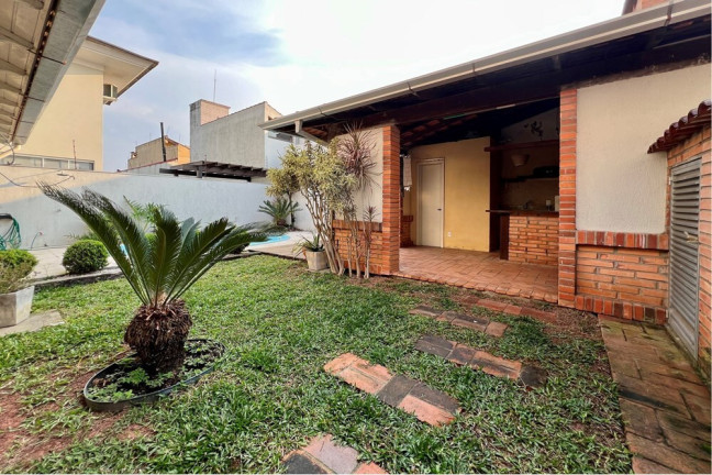 Imagem Casa com 4 Quartos à Venda, 243 m² em Moinhos De Vento - Canoas