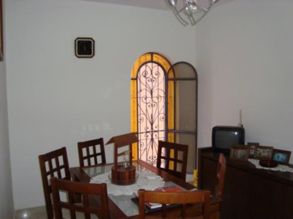 Casa com 3 Quartos à Venda, 200 m² em Vila Marari - São Paulo