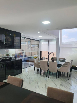 Imagem Casa com 4 Quartos à Venda, 420 m² em Tamboré - Santana De Parnaíba Imagem Casa com 4 Quartos à Venda, 420 m² em Tamboré - Santana De Parnaíba