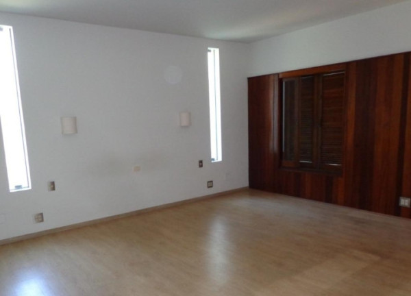 Imagem Sobrado com 4 Quartos à Venda, 850 m² em Interlagos - São Paulo