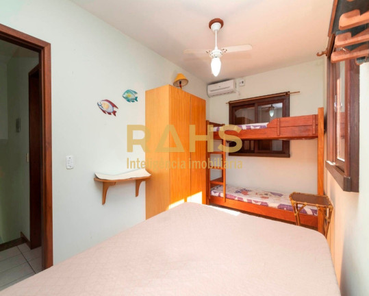 Imagem Casa com 4 Quartos à Venda, 224 m² em Bombas - Bombinhas Imagem Casa com 4 Quartos à Venda, 224 m² em Bombas - Bombinhas