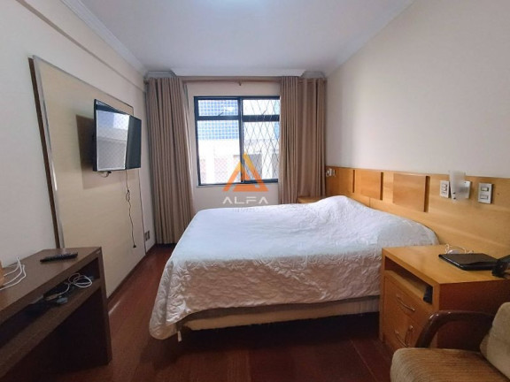 Imagem Apartamento com 4 Quartos à Venda, 145 m²